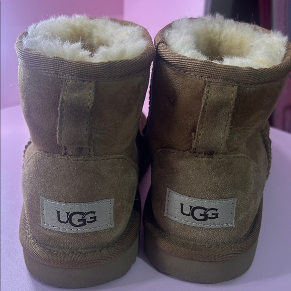 UGG Size 3 Mini Boots - Picture 2 of 4